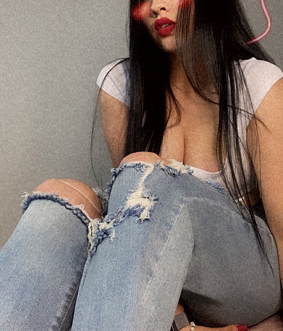 ช อ ง ท า ง ก า ร ต ด ต า ม Megan Johnson.