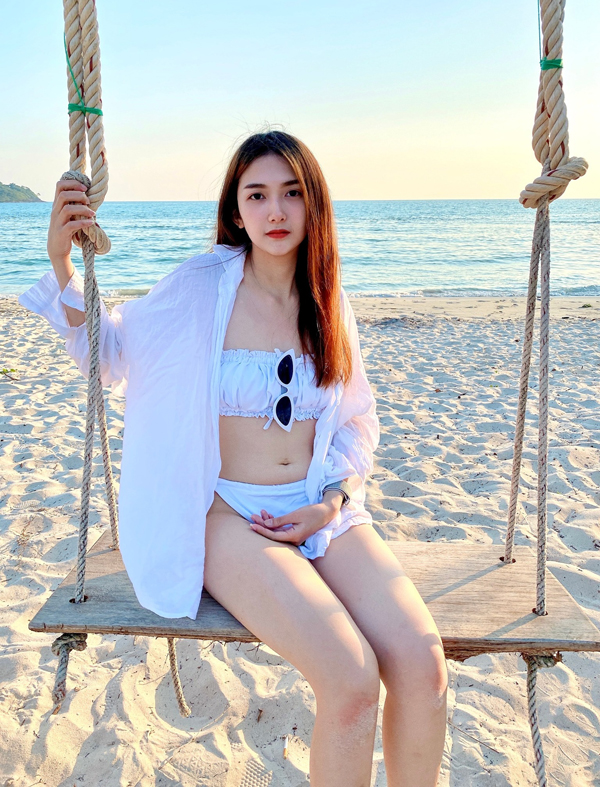 โบวี่ ขาว