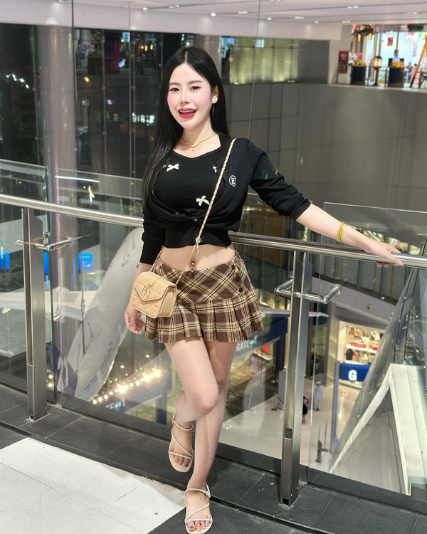 นู๋ ตะวัน เน็ตไอดอล